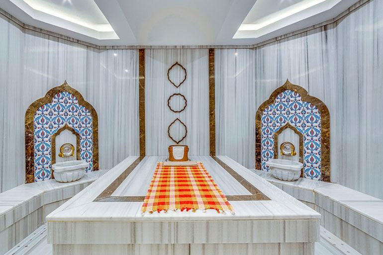 نظرة تاريخية حول استخدامات الحمامات التركية والمغربية… لا تفوتيها لتعزيز جمالك ونضارة بشرتك